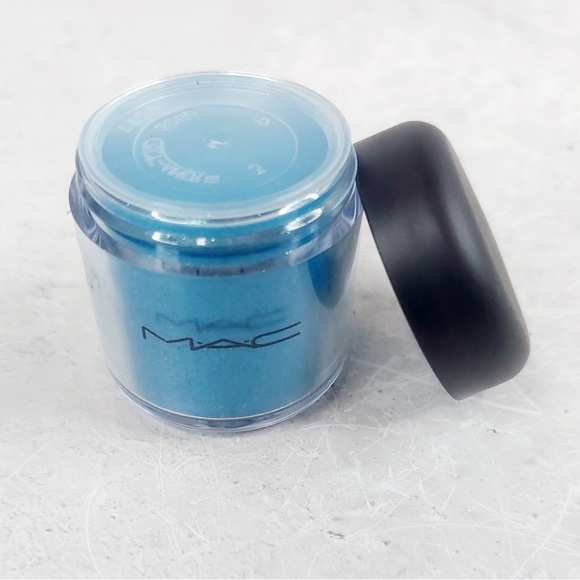 BNNB MAC Reflects Turquatic Glitter | 7.5g - Picture 2 of 6